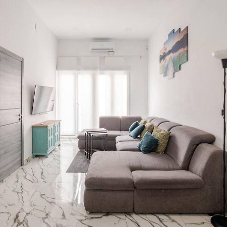Apartamento En Planta Baja Cerca De La Playa En Badalona Kültér fotó